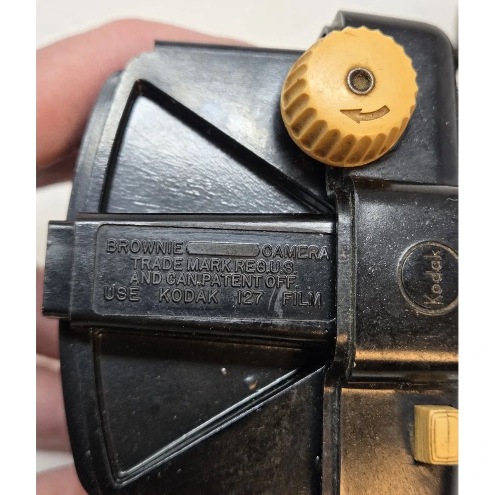 Vintage Kodak Brownie Bullet Camera Bakelite 127 Film Dakon Lens 1950s USA